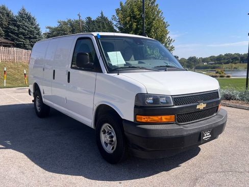 Used 2019 Chevrolet Express 2500 image 7