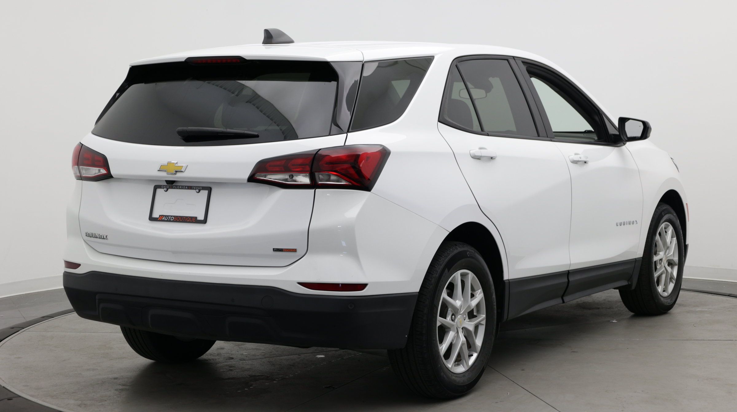 Used 2023 Chevrolet Equinox LS FWD image 7