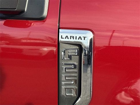 Certified 2022 Ford F250 Lariat w/ Lariat Ultimate Package image 10