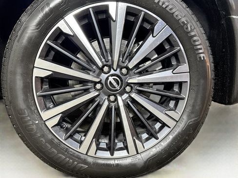 New 2026 Nissan Pathfinder Platinum w/ Cargo Package AWD/4WD image 9