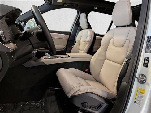 New 2026 Volvo XC90 B6 Ultra image 4