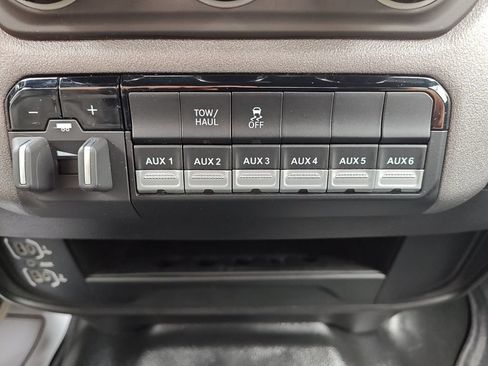 Used 2022 RAM 2500 Tradesman w/ Chrome Appearance Group AWD/4WD image 24