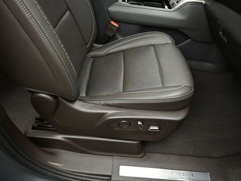 Used 2022 GMC Yukon XL Denali w/ Denali Premium Package image 35