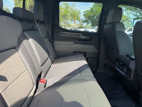 Used 2025 Chevrolet Silverado 1500 ZR2 w/ Technology Package image 10