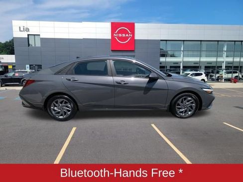Used 2024 Hyundai Elantra SEL FWD image 7