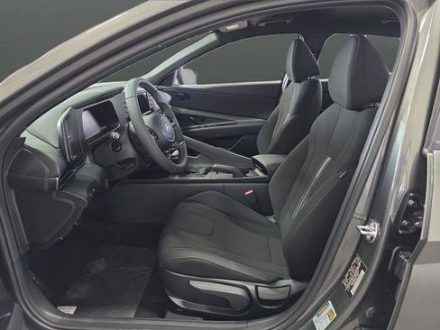 New 2025 Hyundai Elantra Sport image 4
