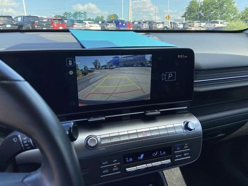 Used 2025 Hyundai Kona SEL FWD image 38