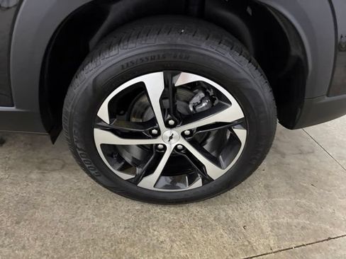 Used 2024 Chevrolet Trax RS w/ Driver Confidence Package FWD image 9