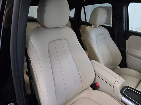 Used 2025 Mercedes-Benz GLA 250 4MATIC image 24