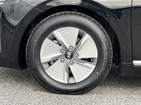 Used 2022 Hyundai Ioniq SE image 27