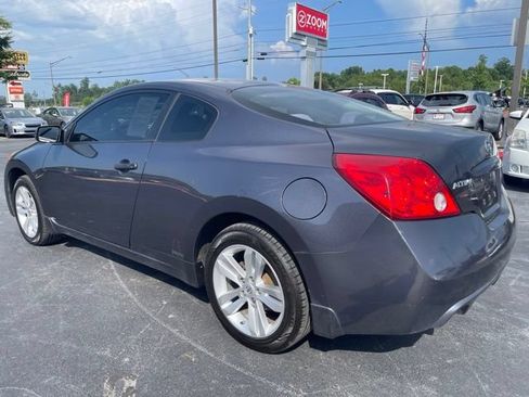 Used 2011 Nissan Altima 2.5 S FWD image 6