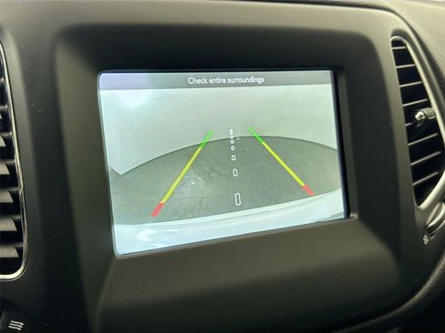 Used 2021 Jeep Compass Latitude image 24