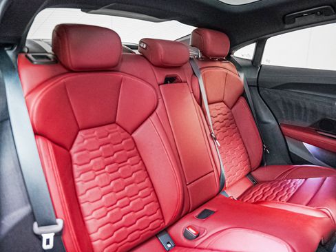 Used 2022 Audi e-tron GT Prestige w/ Prestige Package image 12