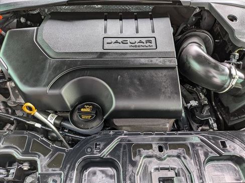 Certified 2024 Jaguar E-PACE R-Dynamic SE AWD/4WD image 24