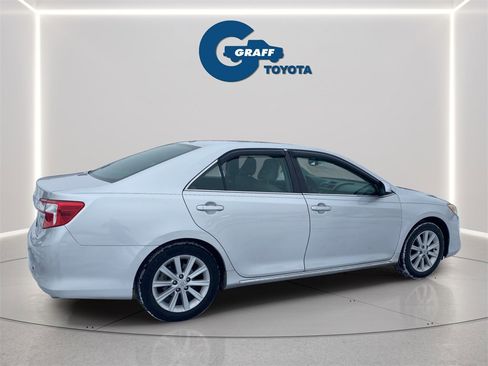 Used 2014 Toyota Camry XLE w/ Leather Package image 8