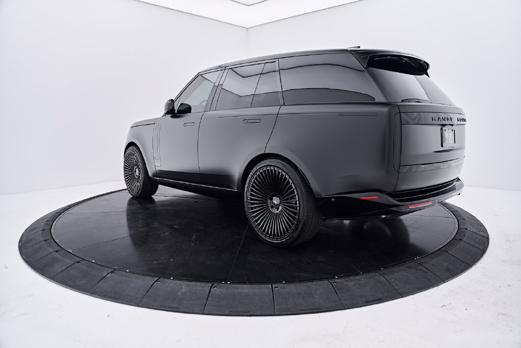 Used 2025 Land Rover Range Rover SE AWD/4WD image 10