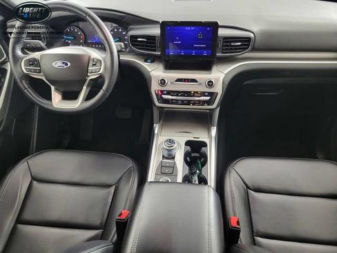 Used 2021 Ford Explorer XLT w/ Equipment Group 202A AWD/4WD image 36
