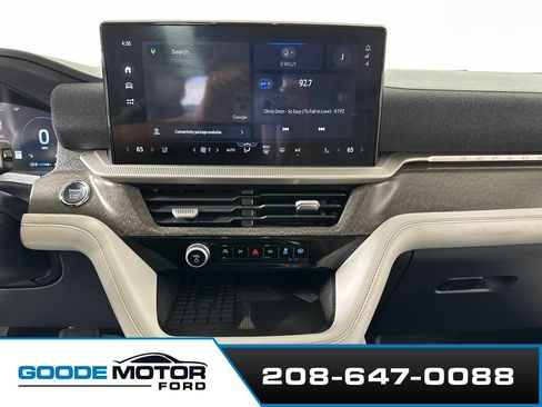 Used 2025 Ford Explorer Platinum w/ Ultimate Package AWD/4WD image 15