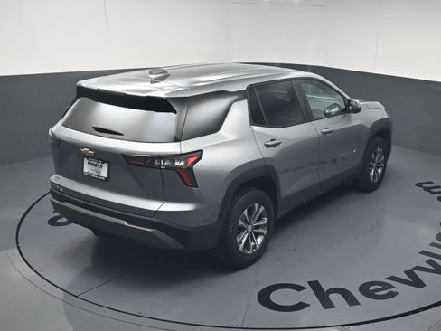 Used 2026 Chevrolet Equinox LT FWD image 34
