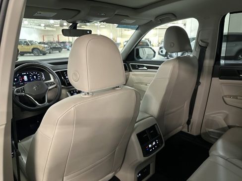 Certified 2022 Volkswagen Atlas SE w/ Panoramic Sunroof Package image 20
