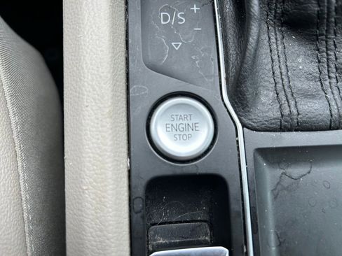 Used 2021 Volkswagen Atlas SEL image 30