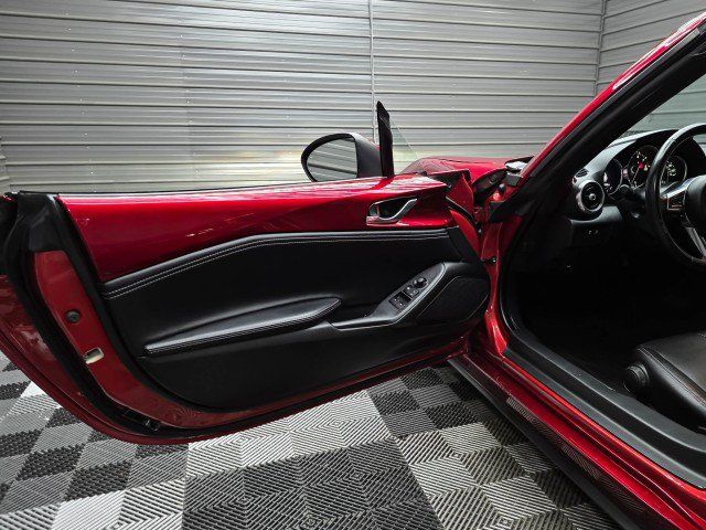 Used 2022 MAZDA MX-5 Miata RF Grand Touring w/ Weather Package RWD image 28