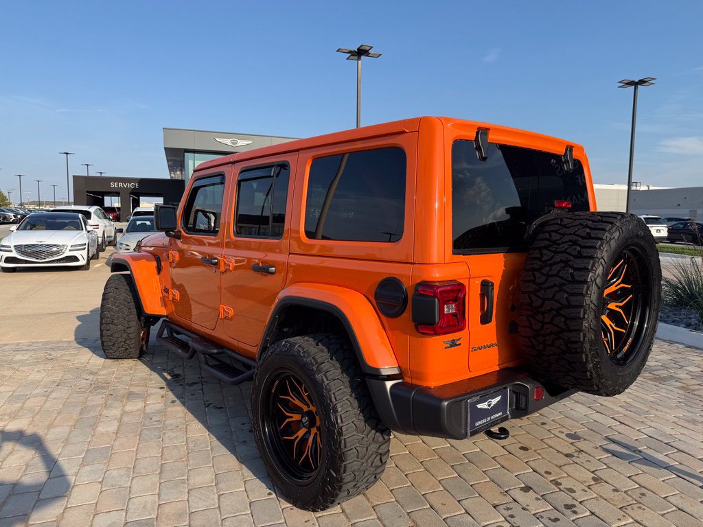 Used 2025 Jeep Wrangler Unlimited Sahara AWD/4WD image 3