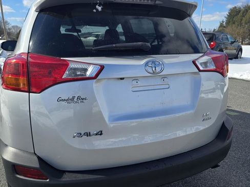 Used 2013 Toyota RAV4 LE image 13