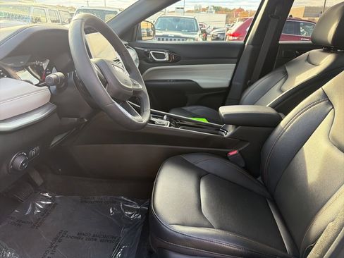 Certified 2024 Jeep Compass Limited w/ Sun and Sound Group image 6