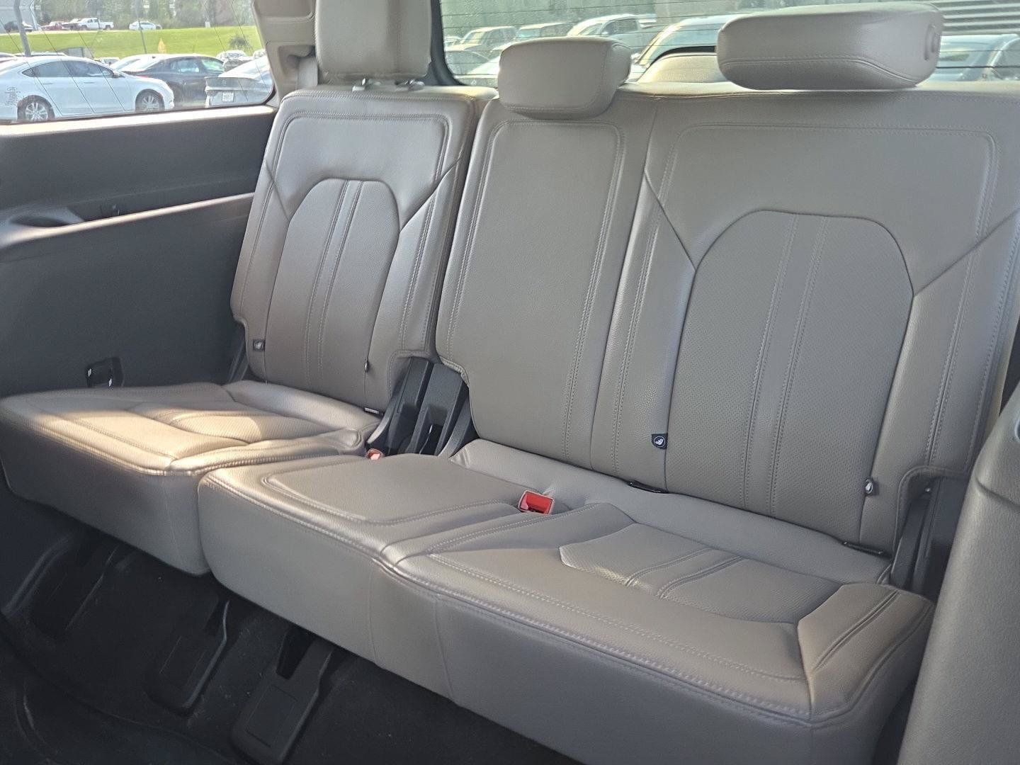 Used 2021 Ford Expedition Limited RWD image 5