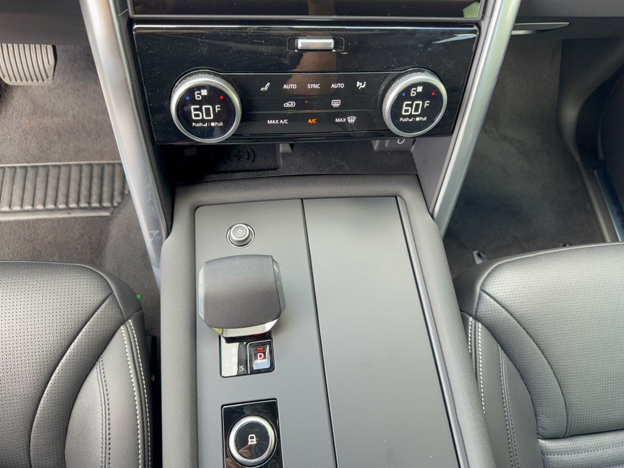 New 2026 Land Rover Discovery S AWD/4WD image 22