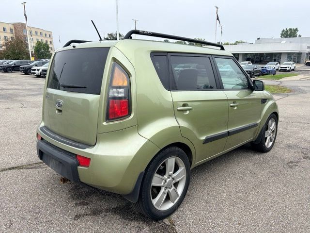 Used 2011 Kia Soul ! FWD image 5