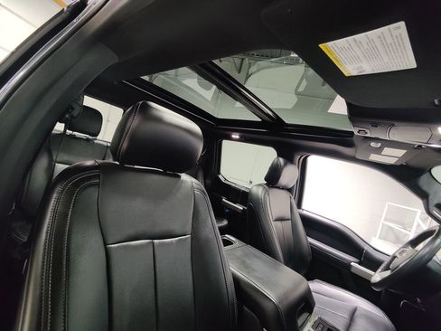 Used 2018 Ford F150 Lariat w/ Equipment Group 502A Luxury AWD/4WD image 24