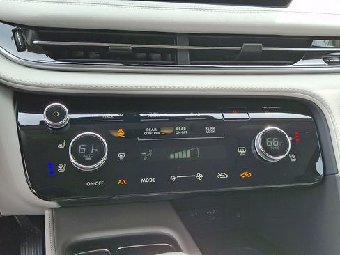New 2027 INFINITI QX60 Luxe FWD image 13