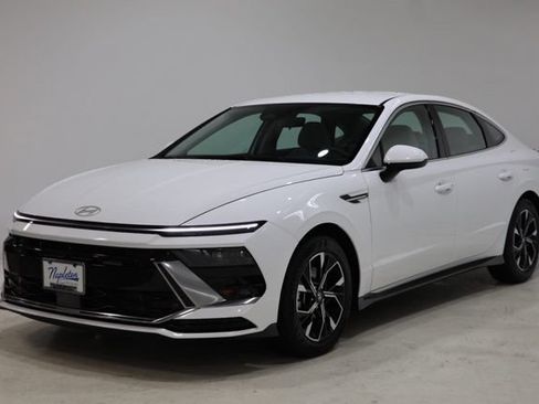 Used 2025 Hyundai Sonata SEL FWD image 3