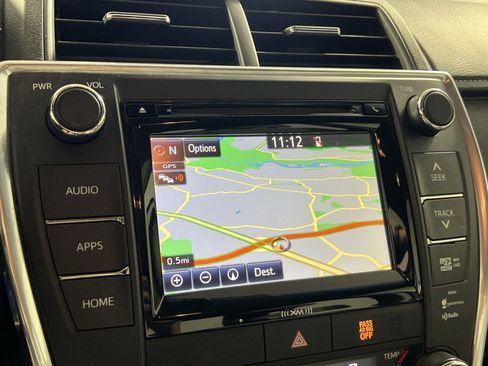 Used 2016 Toyota Camry SE w/ Moonroof Package FWD image 17