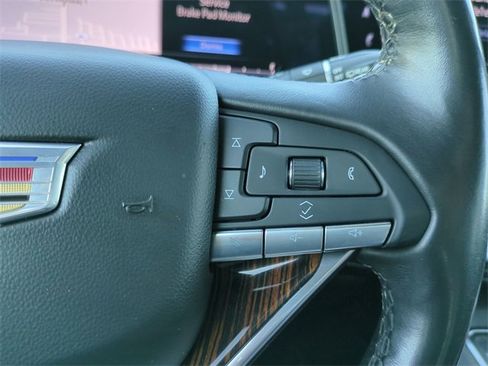 Used 2022 Cadillac Escalade ESV Premium Luxury image 32