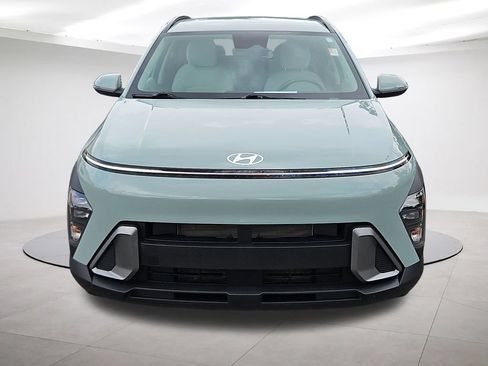 Used 2024 Hyundai Kona SEL FWD image 2