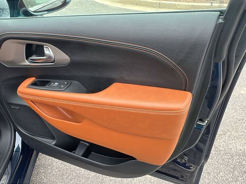 Used 2024 Chrysler Pacifica Pinnacle image 20