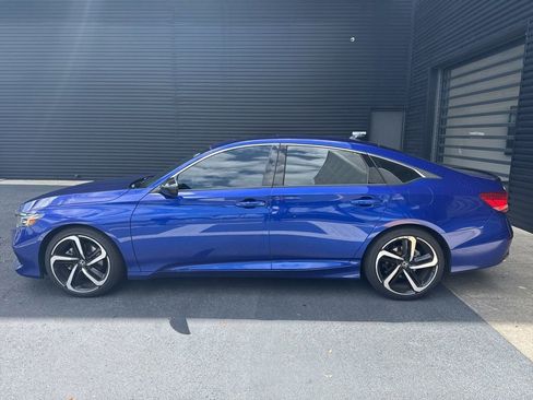 Used 2021 Honda Accord Sport image 2