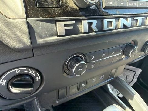 Used 2025 Nissan Frontier SV AWD/4WD image 26