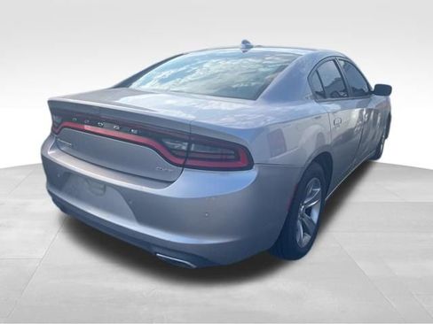 Used 2018 Dodge Charger SXT Plus RWD image 6