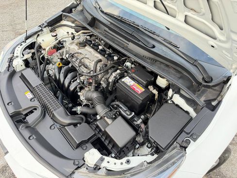 Used 2021 Toyota Corolla LE image 60