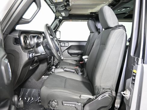 Used 2020 Jeep Wrangler Sport image 19