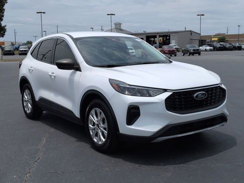 Certified 2023 Ford Escape Active w/ Cold Weather Package FWD image 2