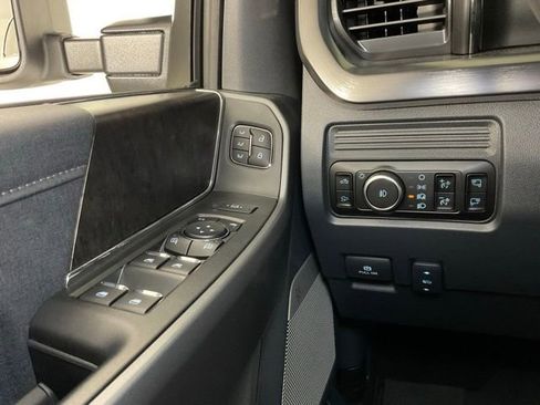 New 2025 Ford F250 Lariat w/ Chrome Package image 19