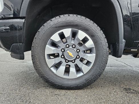 Used 2024 Chevrolet Silverado 2500 Custom w/ Custom Value Package AWD/4WD image 14