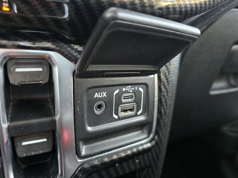 Used 2020 Jeep Gladiator Sport w/ Quick Order Package 24S image 27