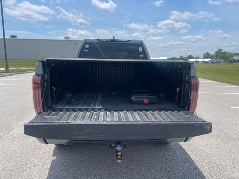 Used 2024 Toyota Tundra Platinum w/ TRD Off-Road Package AWD/4WD image 5