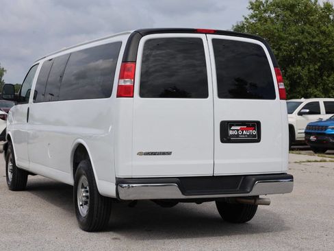 Used 2025 Chevrolet Express 3500 LT w/ LT Preferred Equipment Group image 11